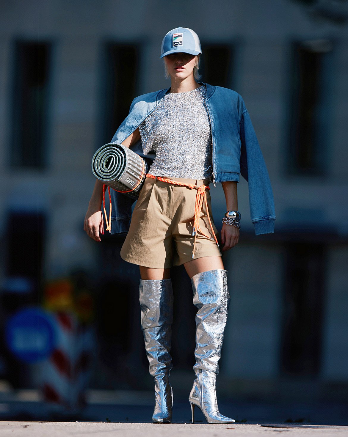 The high-waisted flared shorts: functionality and style The high-waisted flared shorts: functionality and style